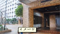 秀林日本语学校学生公寓概况:5层建筑、43室（每间设施：厨房、浴室、卫生间、卧室）；冰箱、空调、衣柜、床、被褥等基本设施完善；各寝室上网设施完备，有免费上网区；寝室楼内有学生活动室。舒适、安全的完美设施设备，让学员的出入特别方便！